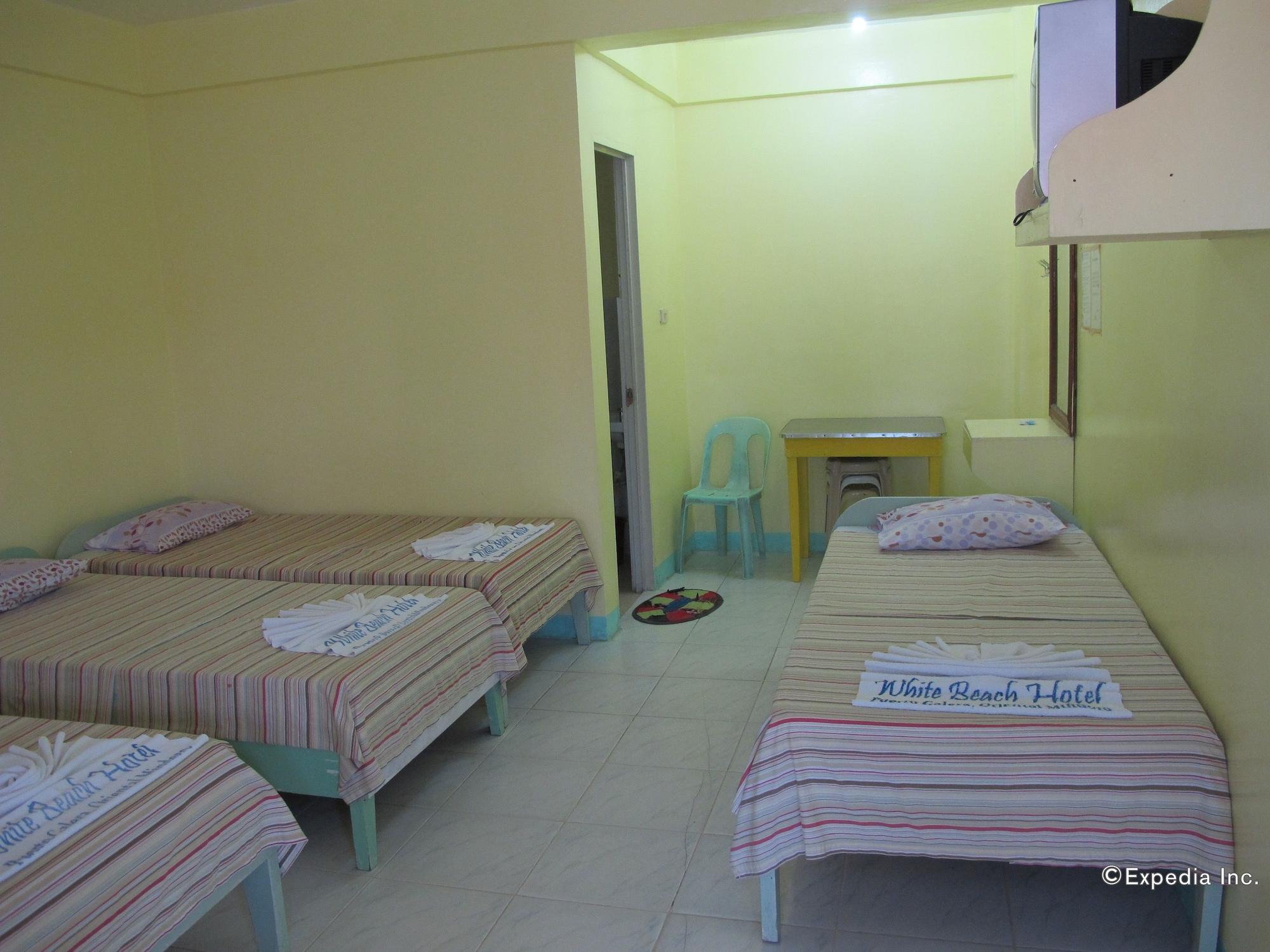 White Beach Hotel Puerto Galera Powered By Cocotel Exterior photo