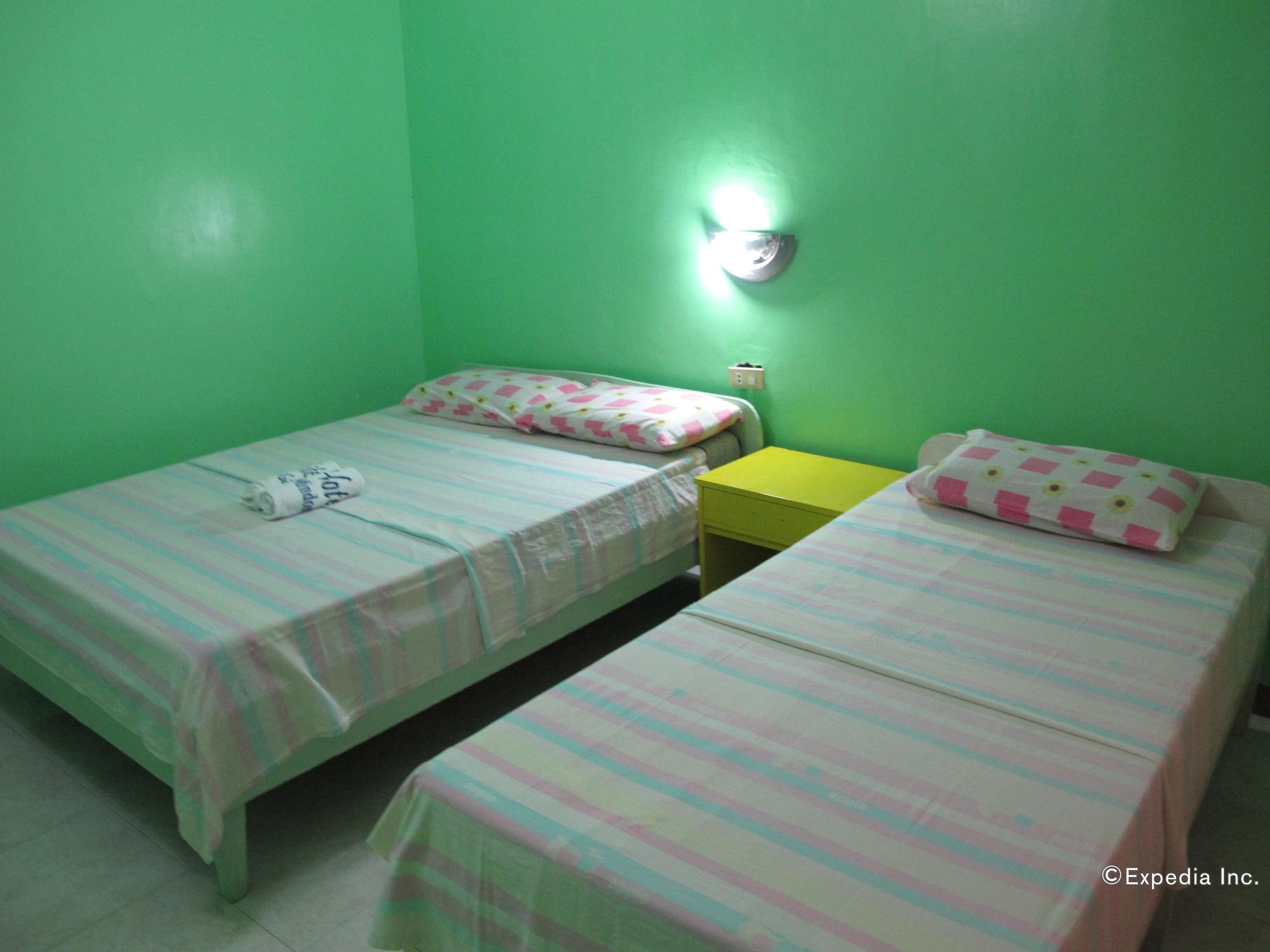 White Beach Hotel Puerto Galera Powered By Cocotel Exterior photo