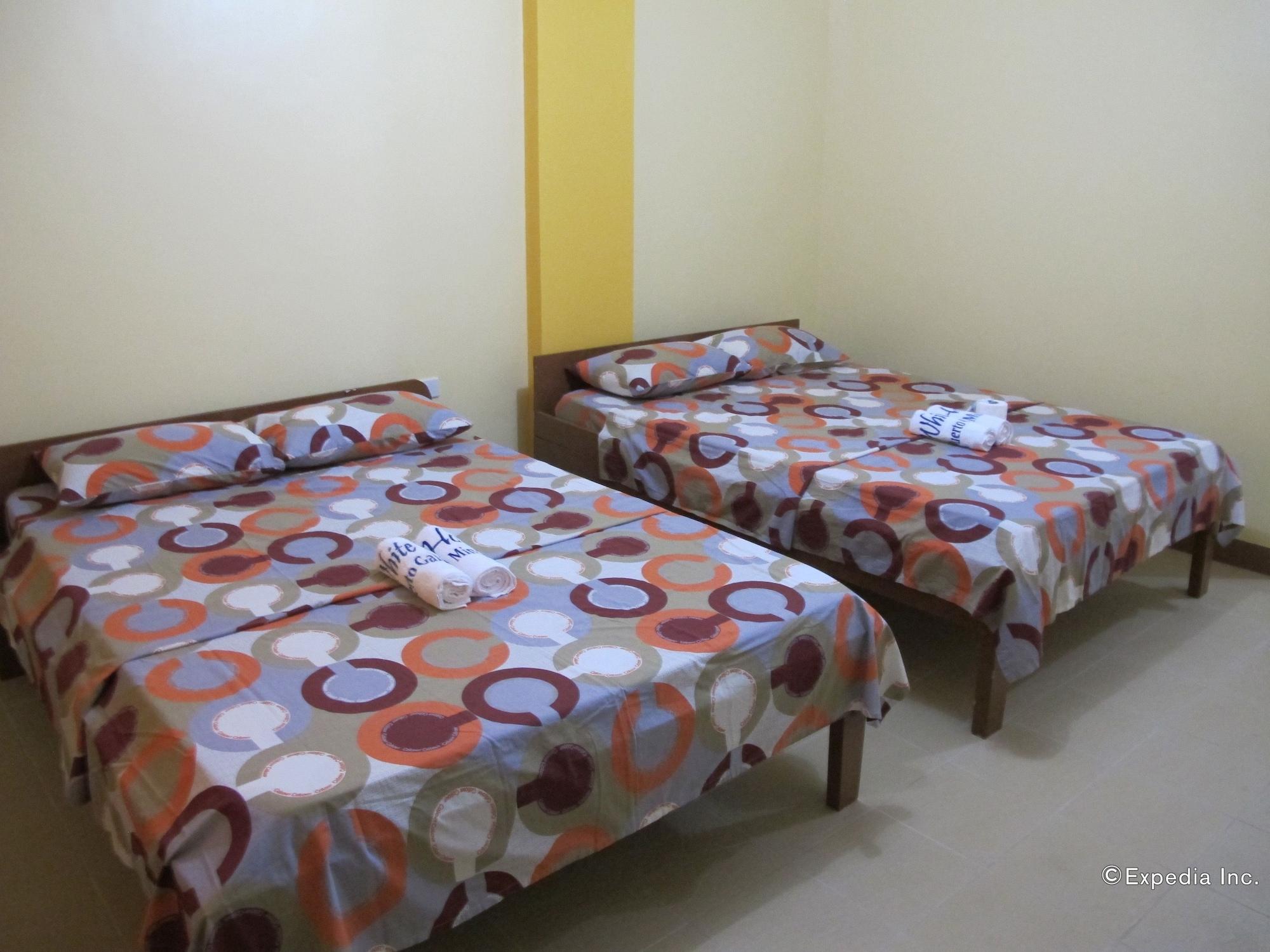 White Beach Hotel Puerto Galera Powered By Cocotel Exterior photo