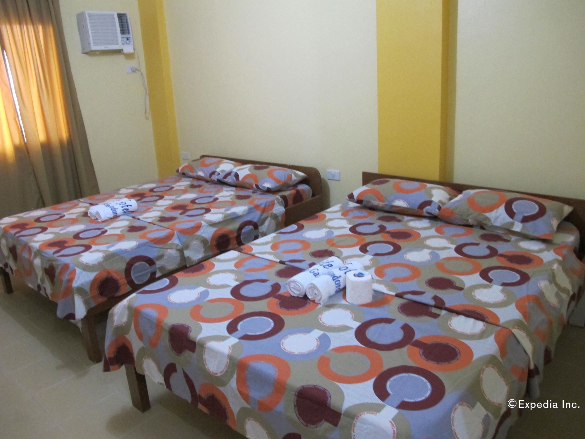 White Beach Hotel Puerto Galera Powered By Cocotel Exterior photo