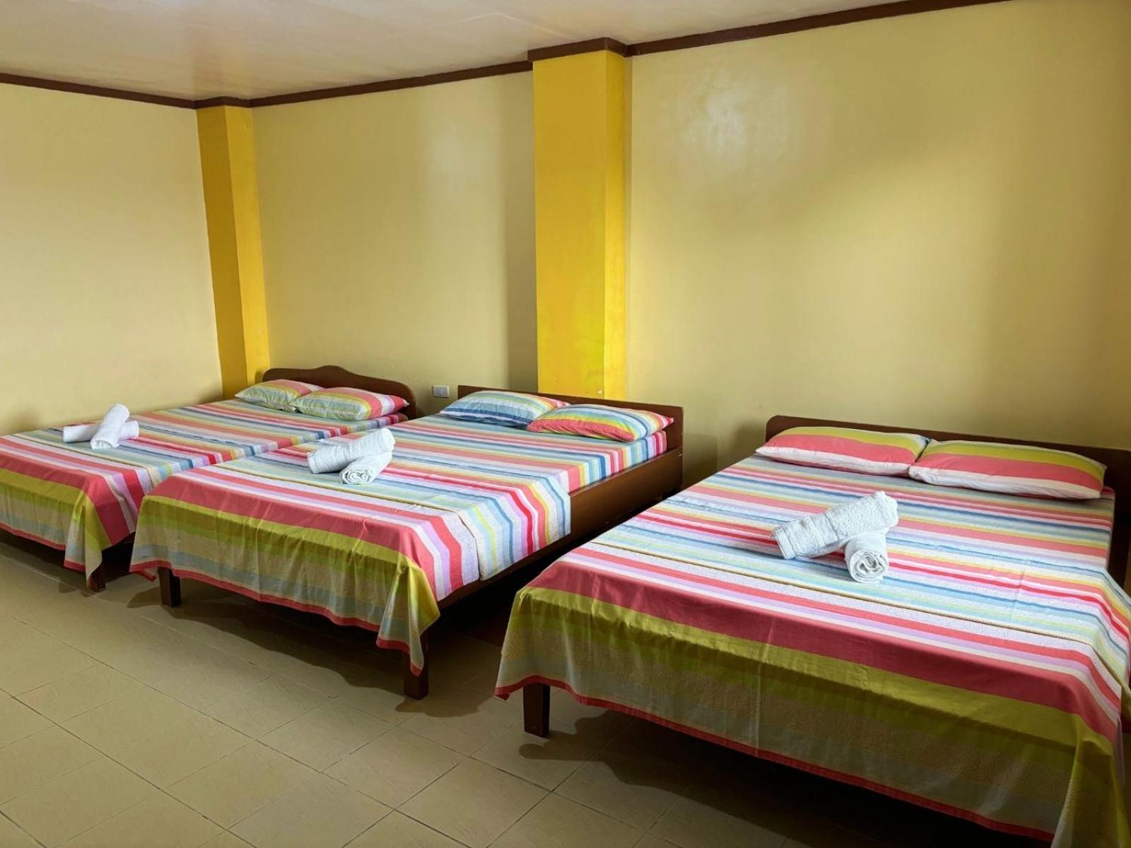 White Beach Hotel Puerto Galera Powered By Cocotel Exterior photo