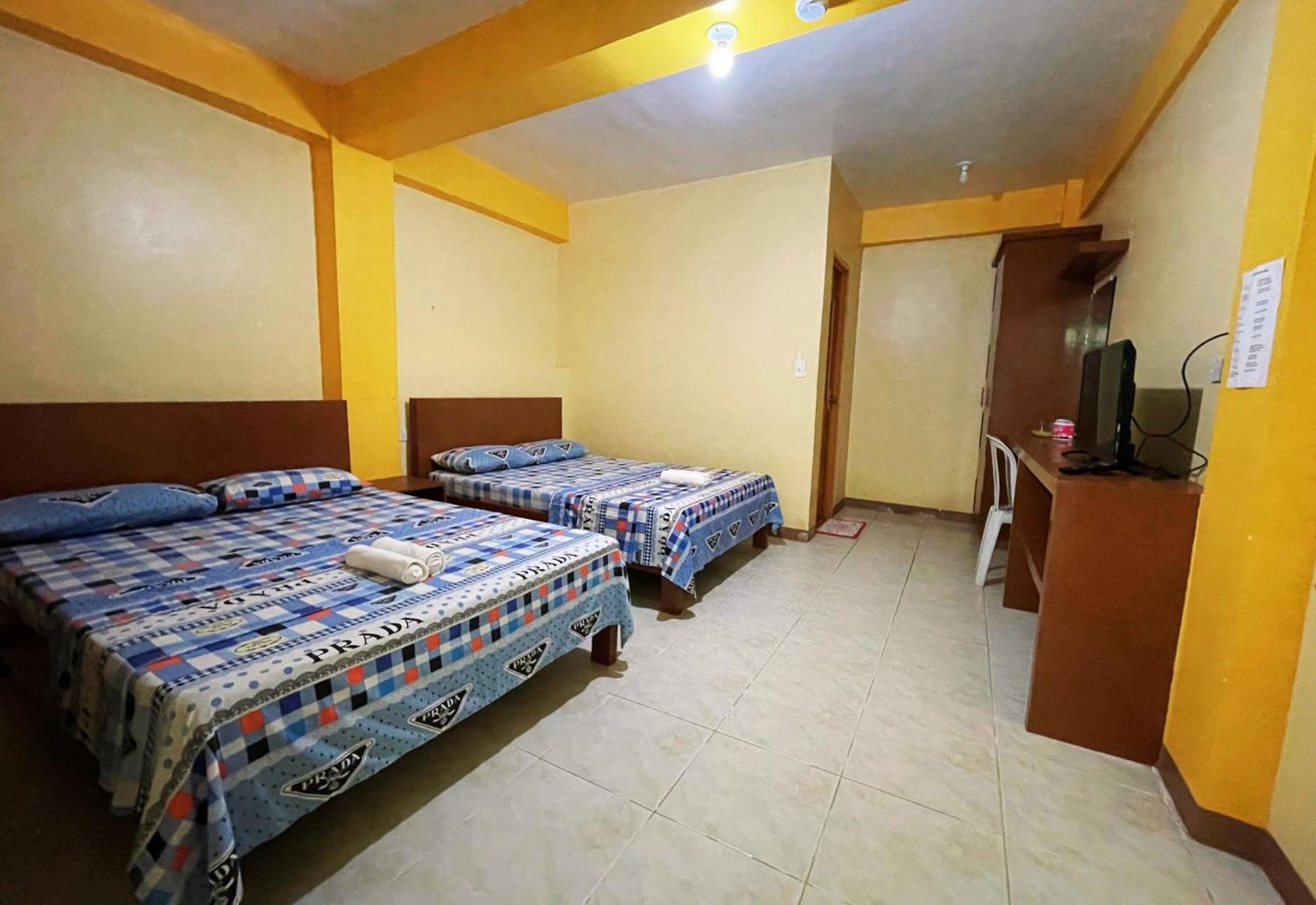White Beach Hotel Puerto Galera Powered By Cocotel Exterior photo