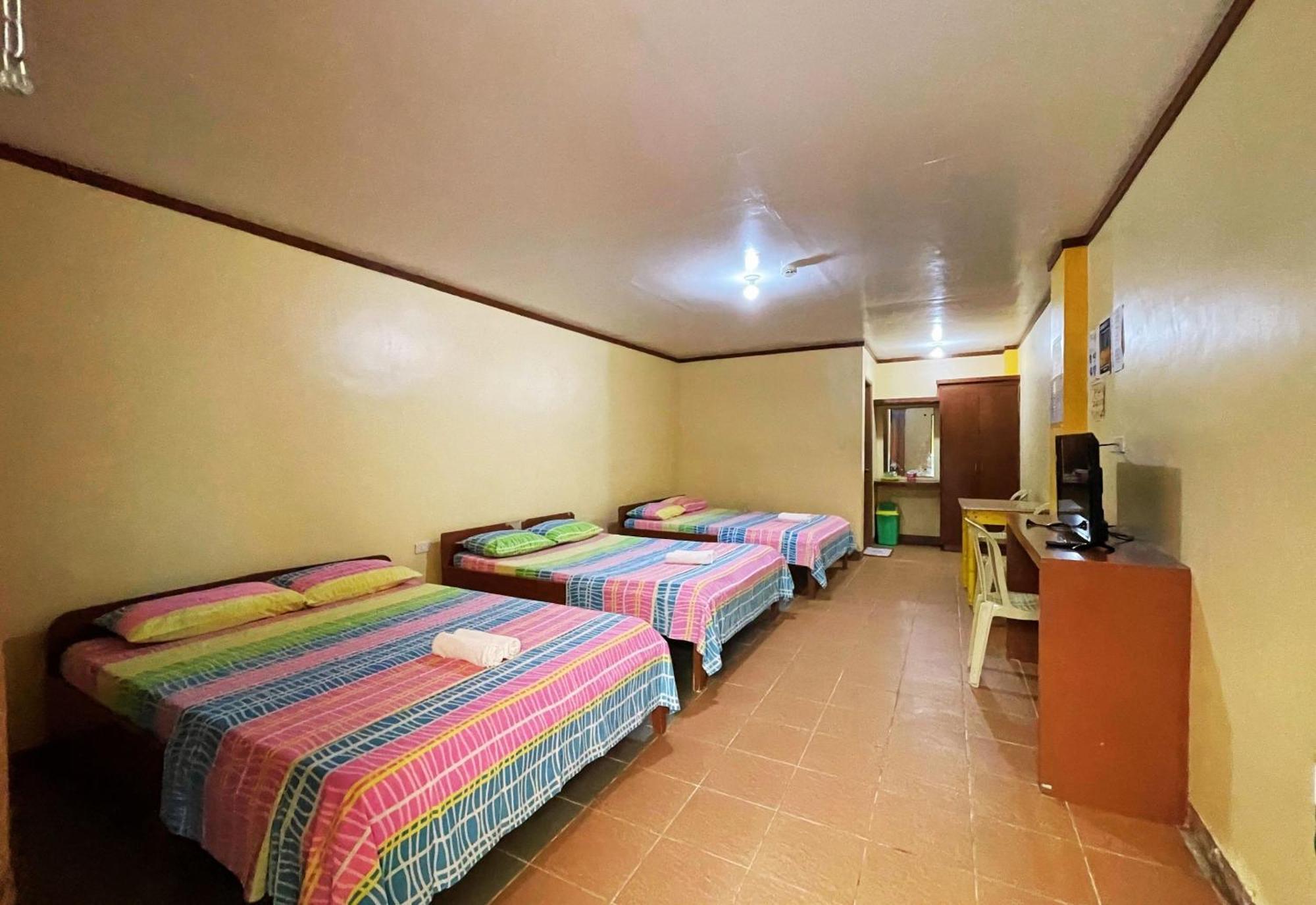 White Beach Hotel Puerto Galera Powered By Cocotel Exterior photo