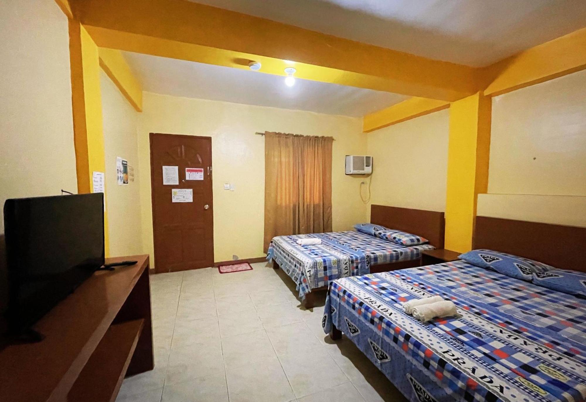 White Beach Hotel Puerto Galera Powered By Cocotel Exterior photo