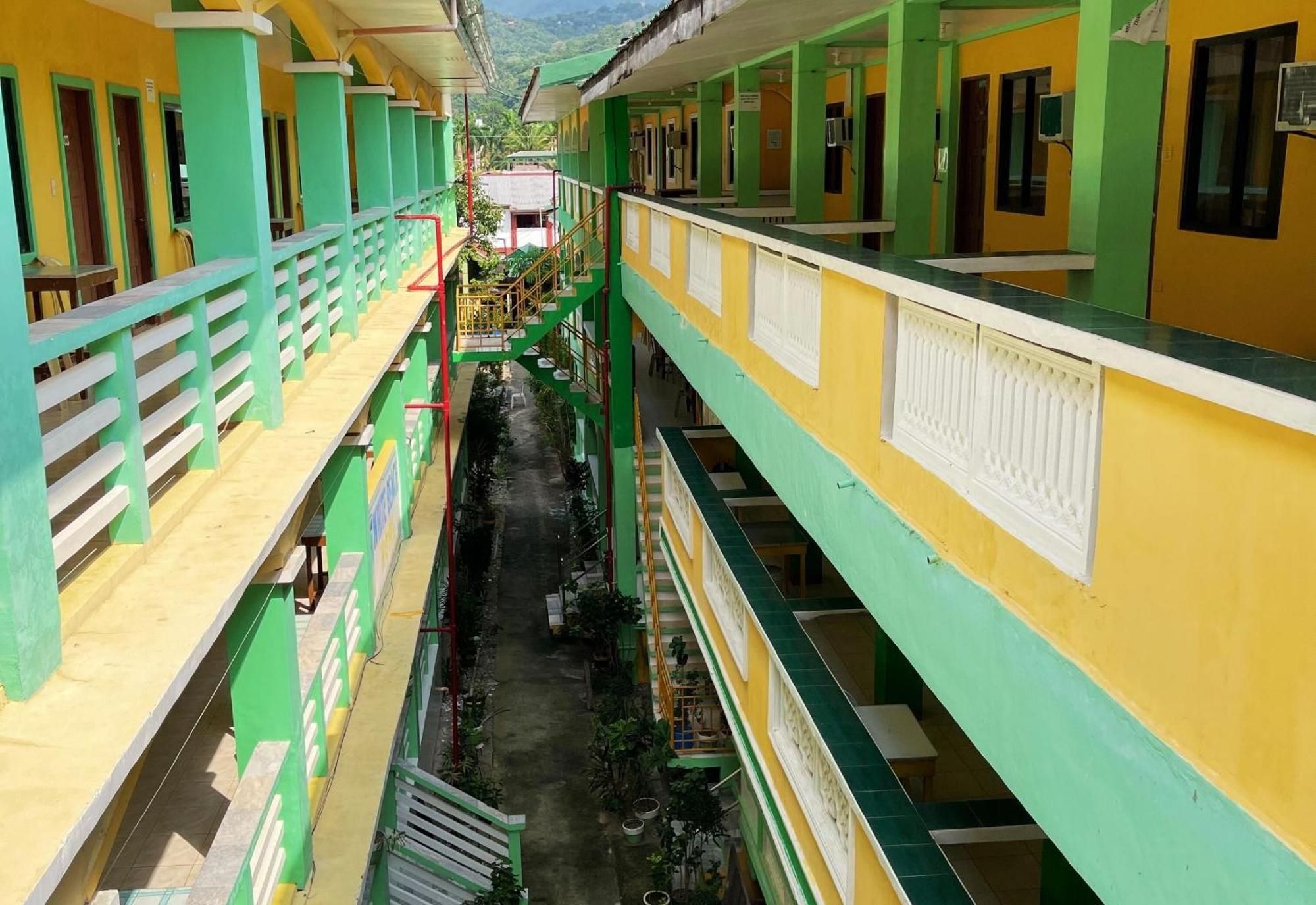 White Beach Hotel Puerto Galera Powered By Cocotel Exterior photo