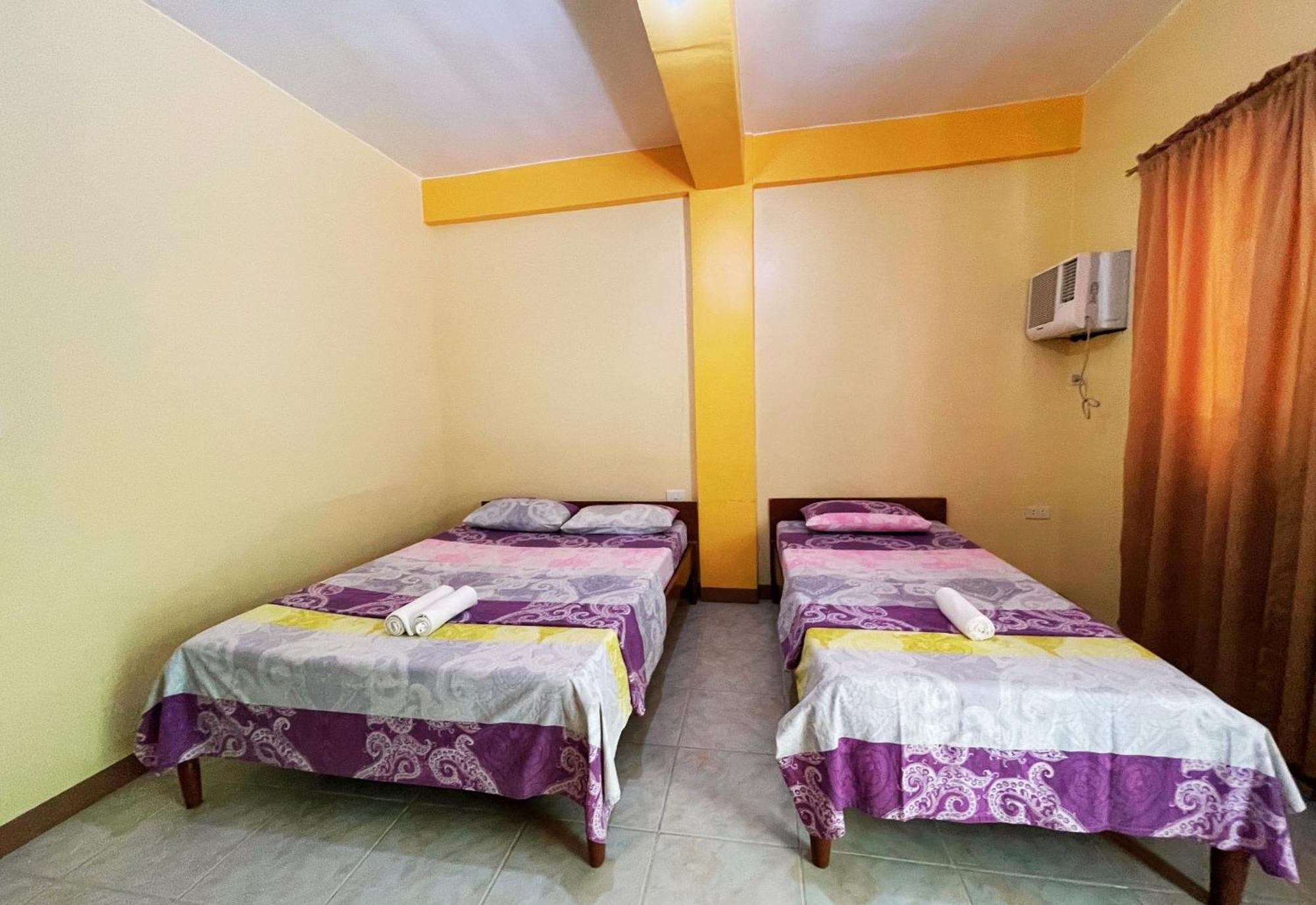 White Beach Hotel Puerto Galera Powered By Cocotel Exterior photo