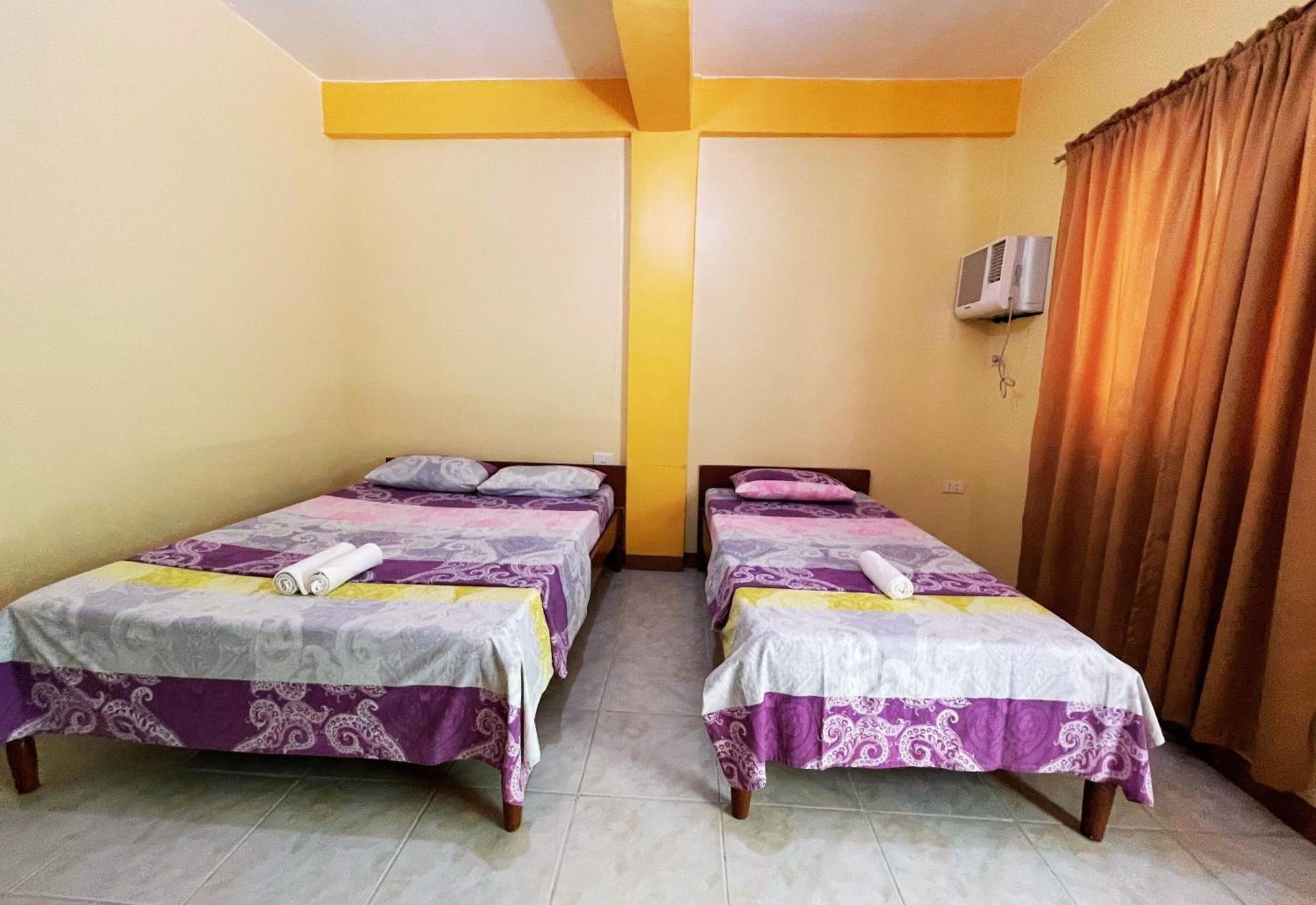 White Beach Hotel Puerto Galera Powered By Cocotel Room photo