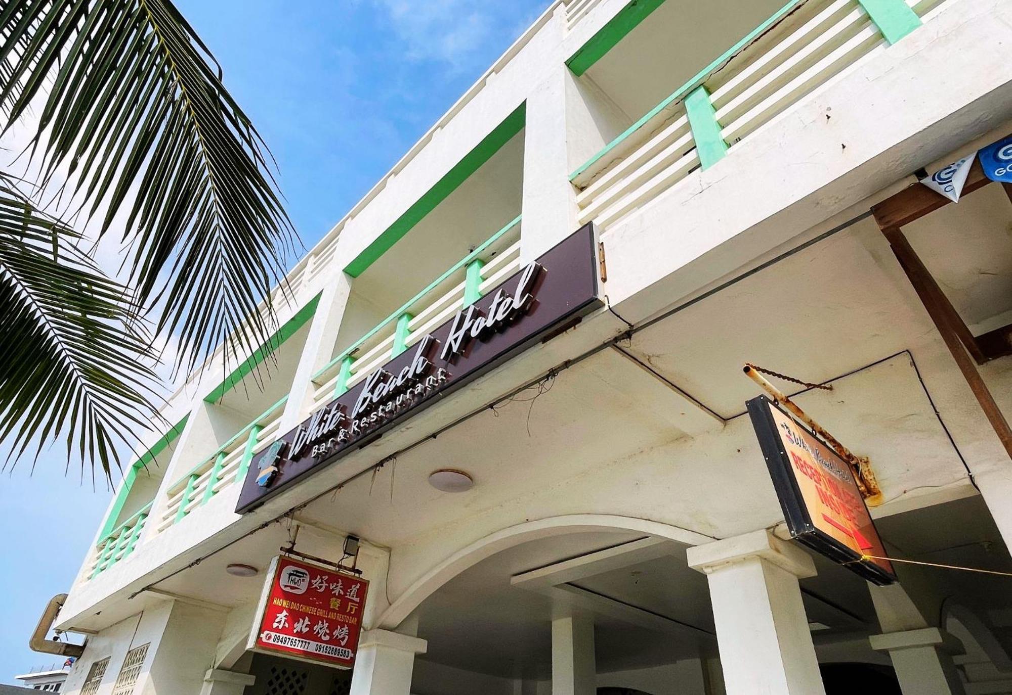 White Beach Hotel Puerto Galera Powered By Cocotel Exterior photo