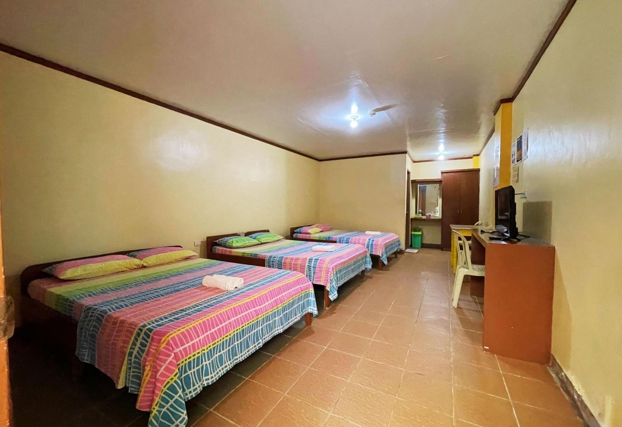 White Beach Hotel Puerto Galera Powered By Cocotel Exterior photo