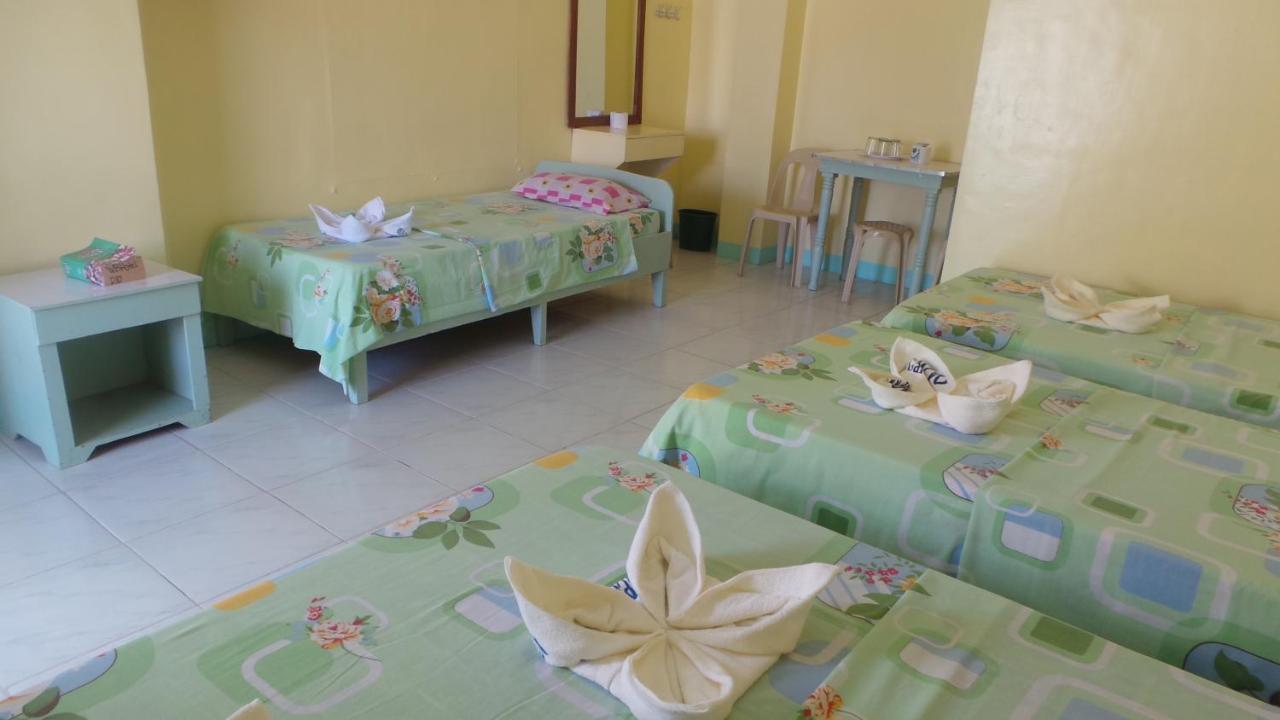 White Beach Hotel Puerto Galera Powered By Cocotel Room photo